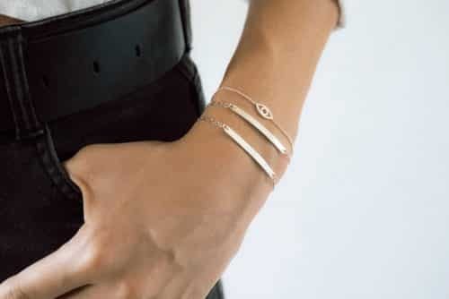 Pulsera placa bold grabada