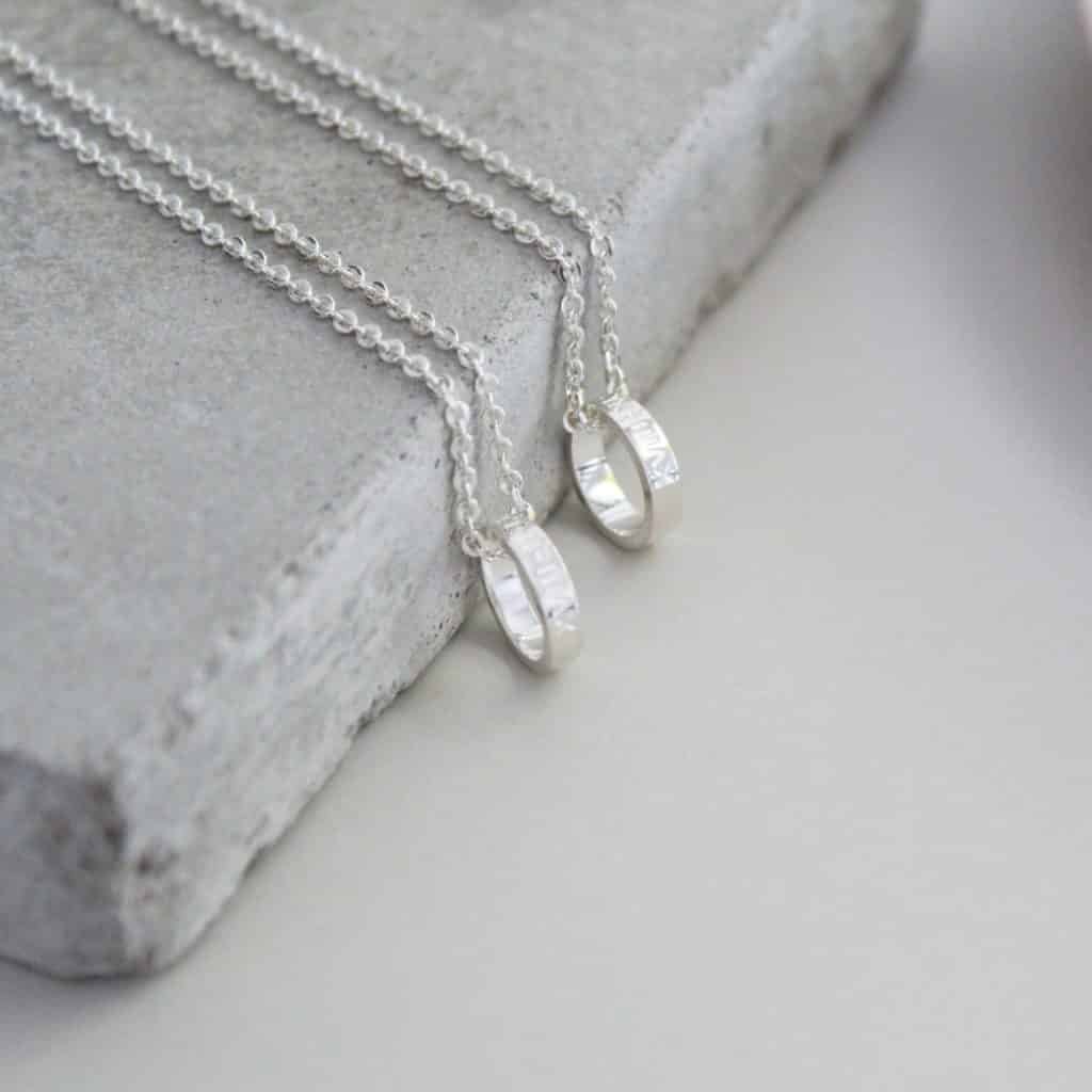 COLLAR ARO GRABADO
