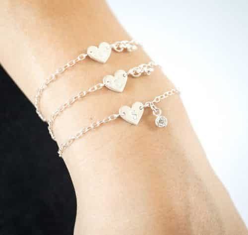 Pulsera corazón grabado + zirconia