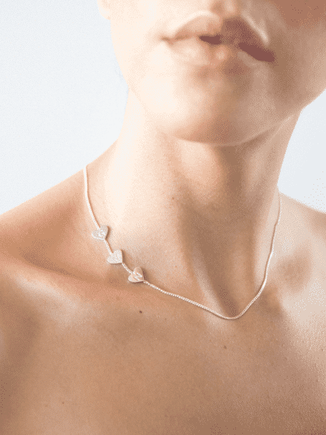 COLLAR CORAZÓN GRABADO LATERAL