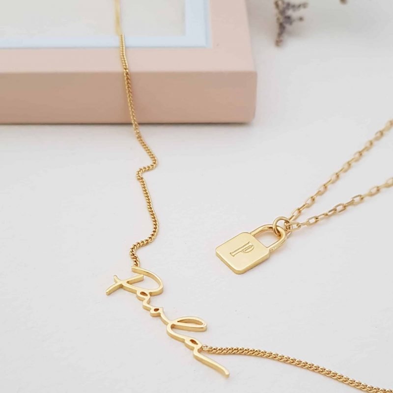 COLLAR INICIAL LOCKET